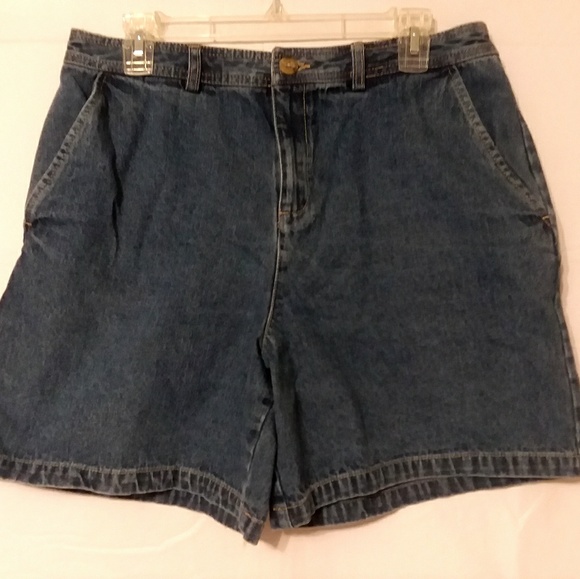 white stag women's shorts